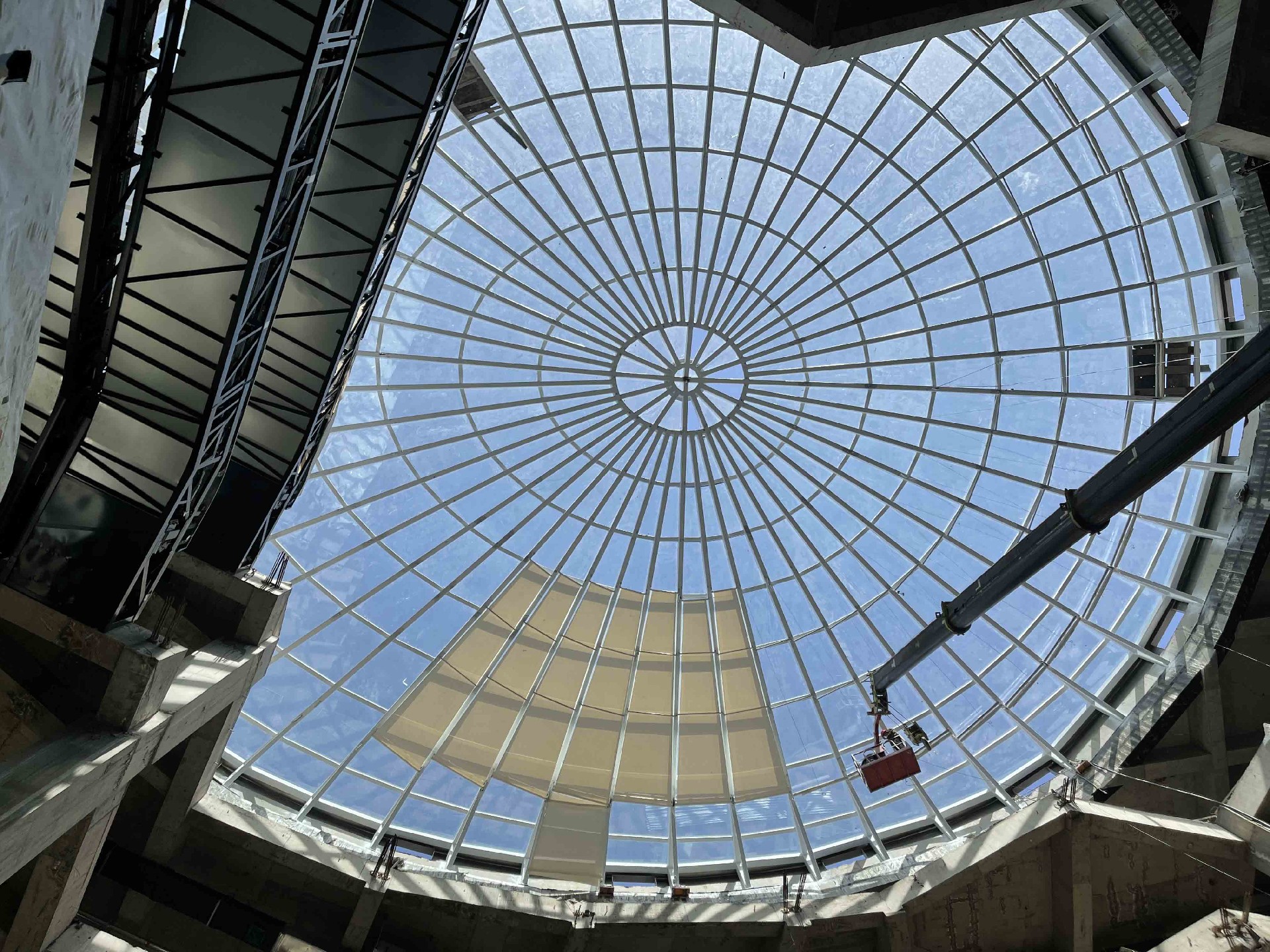 希旭智能內蒙古維多利摩爾城采光頂工程