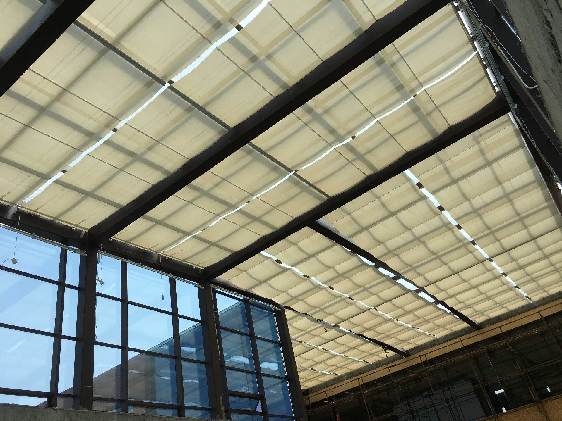 內蒙古呼和浩特 《黃河夢幻水世界》 采光頂工程