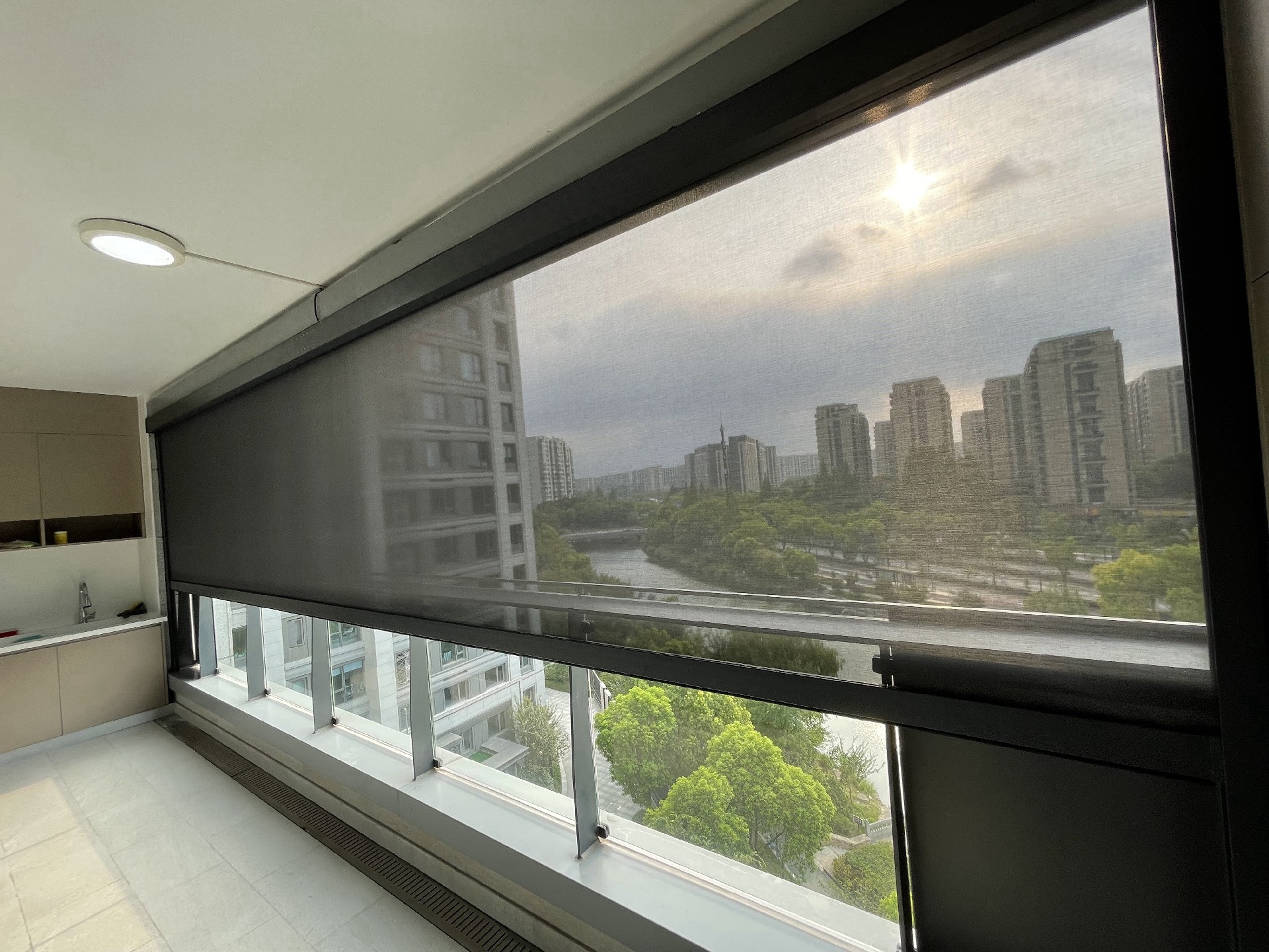 陽臺防風卷簾案例圖 陽臺防風卷簾案例圖